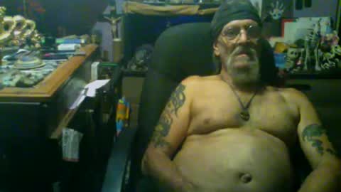 Snapshot of johnnyshung1 chatting on 10, 9, 2025 johnnyshung1 online show from 10, 9, 2025