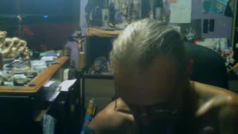 Snapshot of johnnyshung1 chatting on 12, 9, 2025 johnnyshung1 online show from 12, 9, 2025