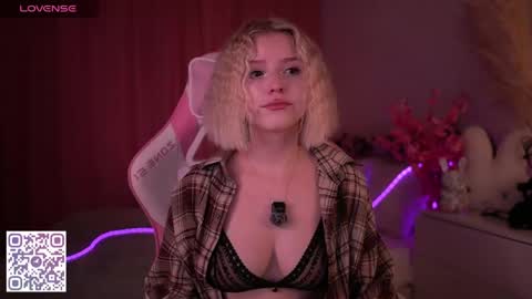 Snapshot of joice_queen chatting on 24, 4, 2026 Paula online show from 24, 4, 2026