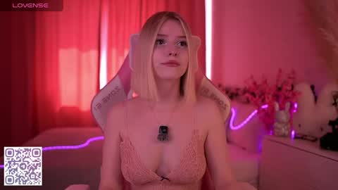 Snapshot of joicequeen chatting on 18, 5, 2026 Paula online show from 18, 5, 2026