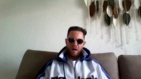 jojo19844 online show from 5, 3, 2026