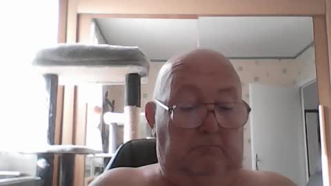 Snapshot of jojo60000529566 chatting on 3, 8, 2026 jojo60000529566 online show from 3, 8, 2026