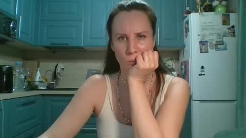 Snapshot of joleli05 chatting on 22, 5, 2026 you can call me my Queen online show from 22, 5, 2026