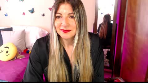 Jolie Mature online show from 1, 4, 2026