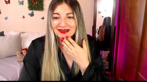 Jolie Mature online show from 10, 4, 2026