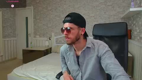 Snapshot of jonahshaw chatting on 18, 6, 2026 JonahShaw online show from 18, 6, 2026
