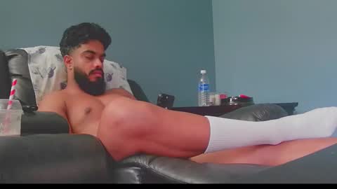 Snapshot of jonathanliyaz1 chatting on 8, 9, 2025 royjon online show from 8, 9, 2025
