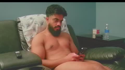 Snapshot of jonathanliyaz1 chatting on 21, 9, 2025 royjon online show from 21, 9, 2025