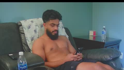 Snapshot of jonathanliyaz1 chatting on 22, 9, 2025 royjon online show from 22, 9, 2025
