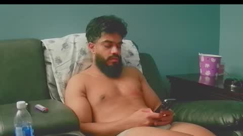 Snapshot of jonathanliyaz1 chatting on 9, 10, 2025 royjon online show from 9, 10, 2025