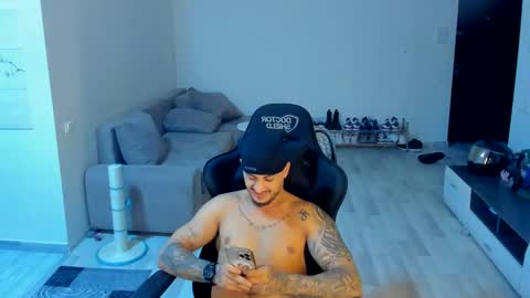 jonnyporn1 online show from 4, 11, 2025