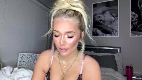 Snapshot of joselinehickss chatting on 1, 4, 2026 joselinehickss online show from 1, 4, 2026