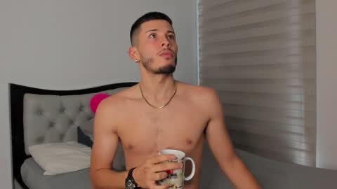 Snapshot of josh_and_dilany chatting on 2, 1, 2025 Dilany Josh online show from 2, 1, 2025