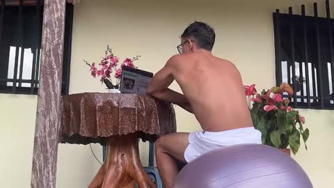 Im Jouliano online show from 13, 11, 2025