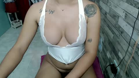 Snapshot of joycum_xxx chatting on 22, 12, 2024 JOY in your heart online show from 22, 12, 2024