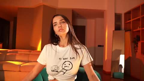 Jennifer Diaz online show from 11, 2, 2025