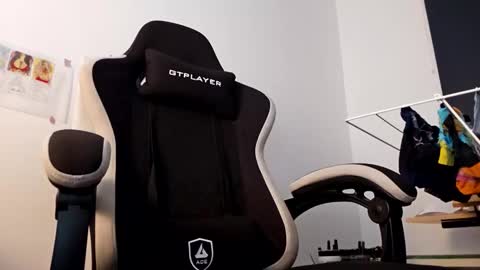 Snapshot of ju537705 chatting on 12, 10, 2025 ju537705 online show from 12, 10, 2025