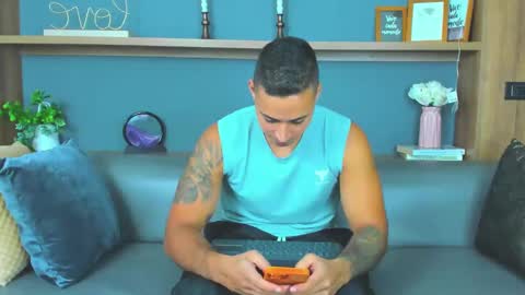 Snapshot of juan_muscle chatting on 8, 2, 2025 juan_muscle online show from 8, 2, 2025