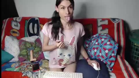 Snapshot of juanavelez9311 chatting on 5, 1, 2025 JUANA ALEJANDRA VELEZ online show from 5, 1, 2025