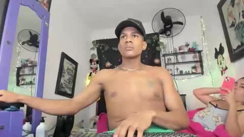 Snapshot of juanbigcock21cm chatting on 23, 12, 2025 juan jose online show from 23, 12, 2025