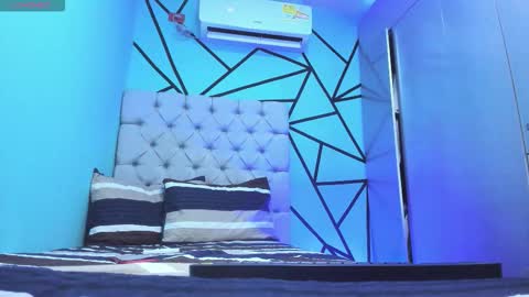 independent model online show from 7, 3, 2026