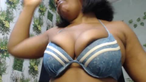 Snapshot of juicy_gold22 chatting on 6, 1, 2025 Mariagold online show from 6, 1, 2025