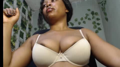 Snapshot of juicy_gold22 chatting on 2, 2, 2025 Mariagold online show from 2, 2, 2025