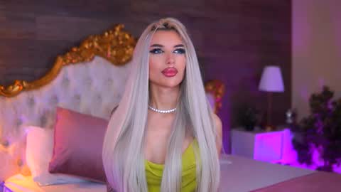 Snapshot of juicy_jessye chatting on 17, 12, 2025 Jessye online show from 17, 12, 2025