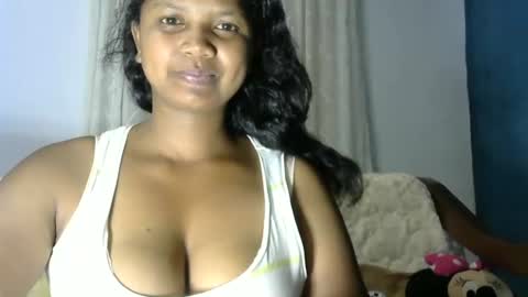 Snapshot of juicy_pretty chatting on 19, 5, 2026 stellah online show from 19, 5, 2026
