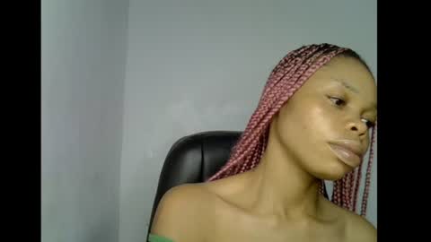 Snapshot of juicy_slut0 chatting on 10, 7, 2026 Champaign online show from 10, 7, 2026