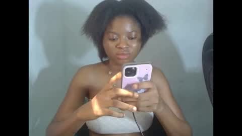 juicynpinkx online show from 14, 4, 2026