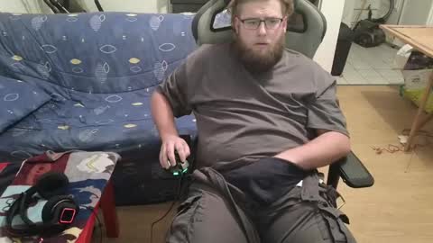 Julcs online show from 10, 1, 2025