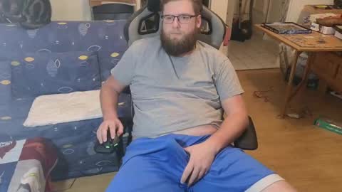 Julcs online show from 6, 2, 2025