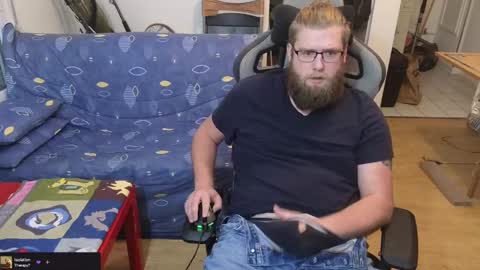 Julcs online show from 26, 2, 2025