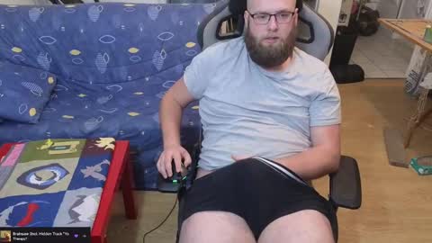 Julcs online show from 5, 3, 2025