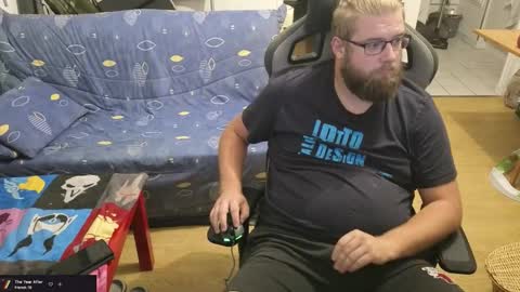 Julcs online show from 12, 10, 2025
