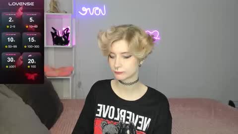 Snapshot of julescrown chatting on 19, 10, 2025 Jules online show from 19, 10, 2025