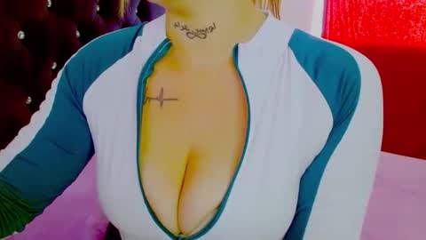  Juliana Torres  online show from 29, 10, 2025