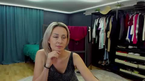 julia__cherry_ online show from 18, 4, 2026