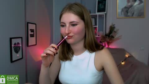 Julia  online show from 7, 12, 2024