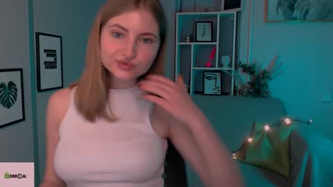 Julia  online show from 20, 12, 2024