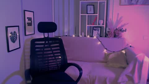 Julia  online show from 10, 1, 2025