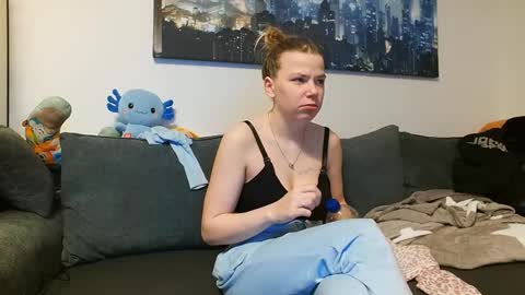 julia_official online show from 12, 2, 2025