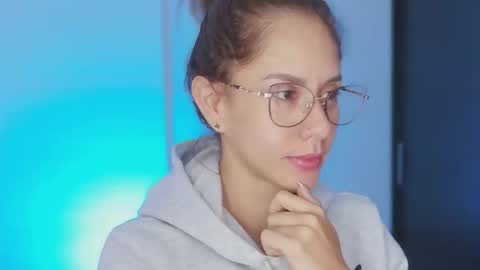 Julia Schedule 10 pm to 4  am GTM-5 online show from 28, 9, 2025