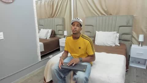 Snapshot of julian_billy chatting on 17, 2, 2025 julian billy online show from 17, 2, 2025