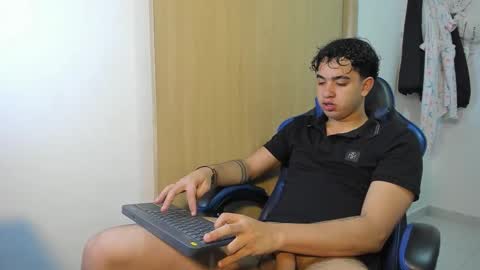 Snapshot of julian_billy chatting on 3, 11, 2025 julian billy online show from 3, 11, 2025