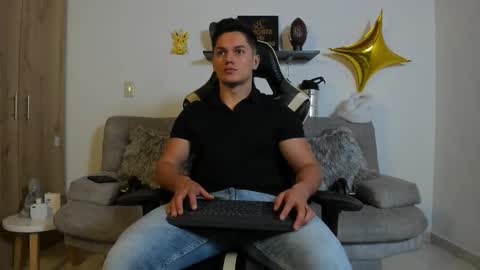 julian_wallace online show from 7, 10, 2025