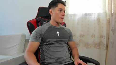 julian_wallace1 online show from 7, 7, 2026