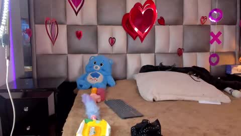 juliana_js_ online show from 13, 2, 2025