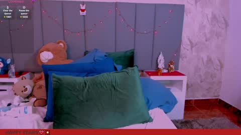 Snapshot of julianamiller chatting on 1, 1, 2025 juli online show from 1, 1, 2025